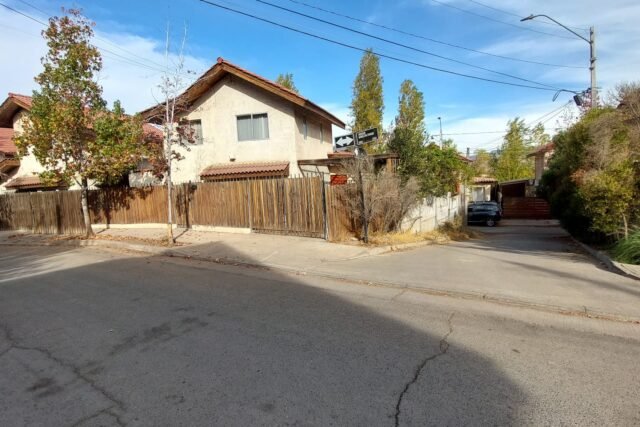 VENDO AMPIA CASA SÓLIDA EN LOS ANDES