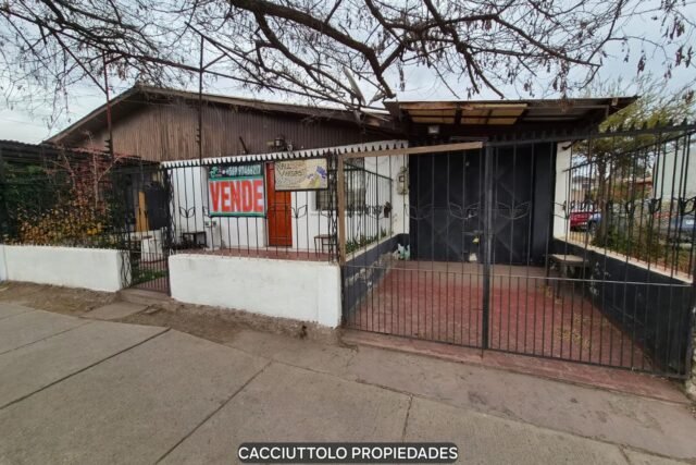 VENDO CASA EN CALLE RAUL VARGA, CENTENARIO, LOS ANDES